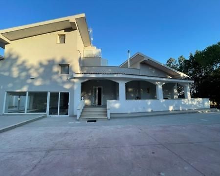 B&B A Pochi Passi Dal Mare Джовинаццо Экстерьер фото