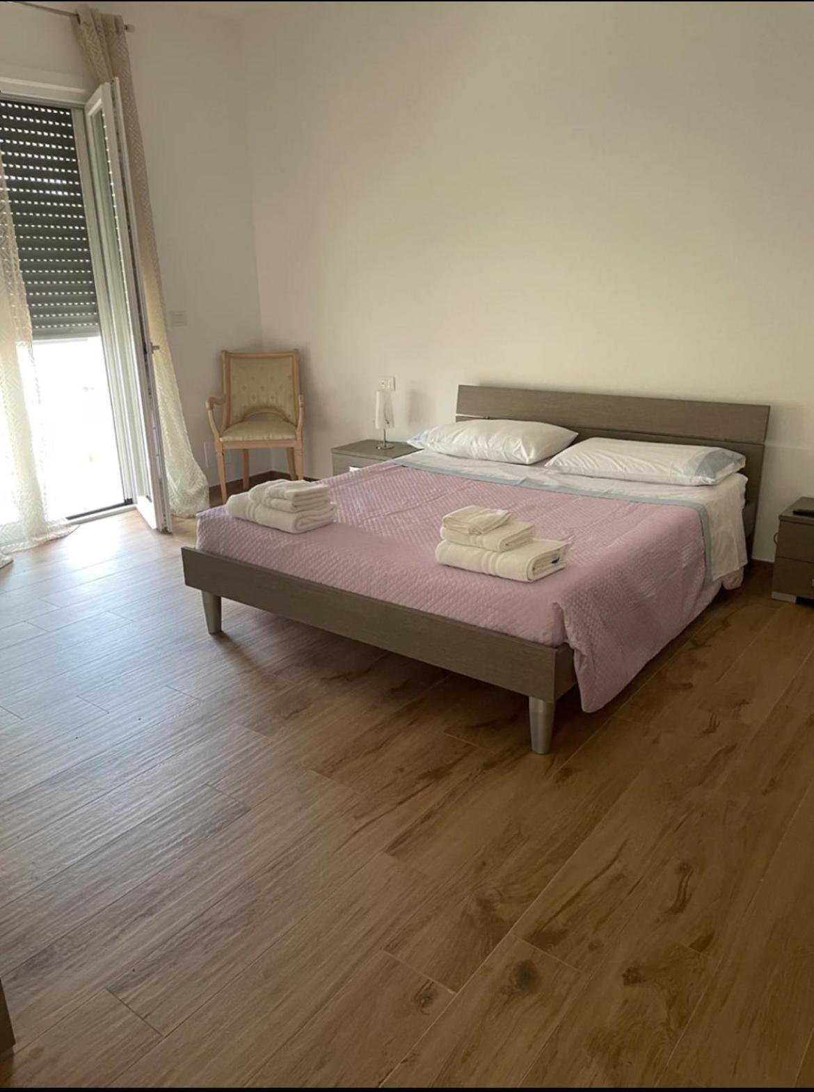 B&B A Pochi Passi Dal Mare Джовинаццо Экстерьер фото